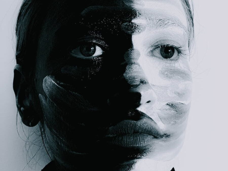 The Power of Ambiversion: How Blending Introversion and Extroversion Makes Ideal Community Professionals